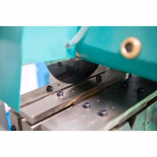 Máquina de corte CNC auxiliar Hijab Textiletextile Guangzhoutextile