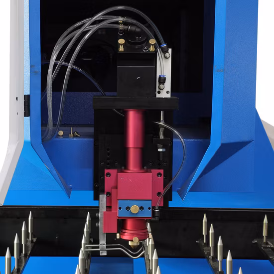 A madeira compensada cortando vincando lisa da máquina de corte do laser da placa morre fatura